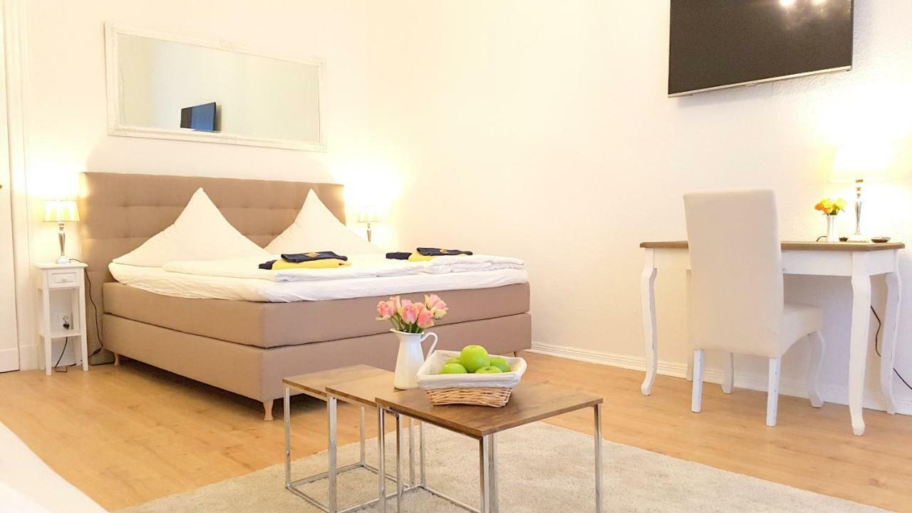 Kvh By Rockchair L Superhost Status L Boxspringbett Am Schloss Charlottenburg Welcomes You! Appartamento