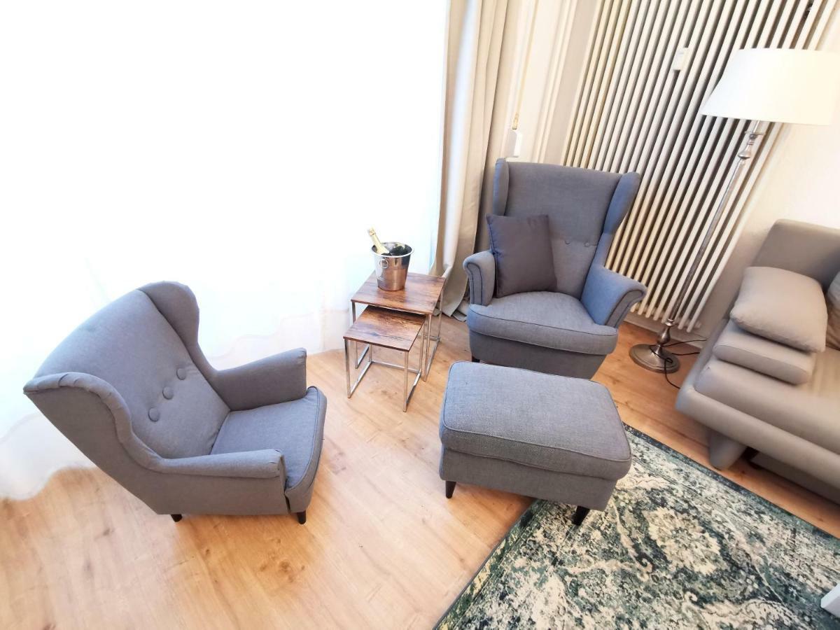 Kvh By Rockchair L Superhost Status L Boxspringbett Am Schloss Charlottenburg Welcomes You! Appartamento Berlino